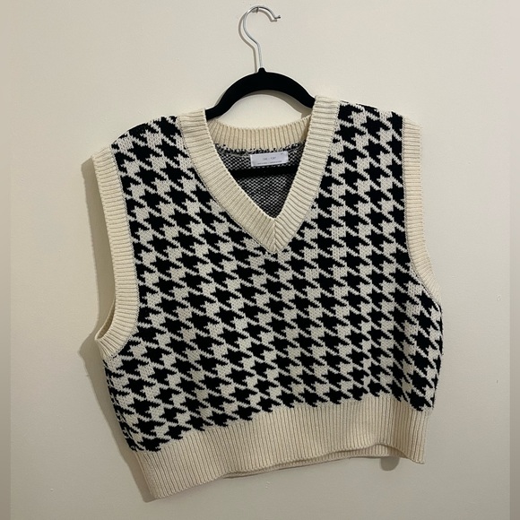 Oak + Fort Houndstooth Sweater Vest, Size Small - Picture 4 of 14